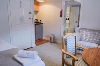 Гостевой дом Latchfords Townhouse Дублин Стандартный трехместный номер-студио-3