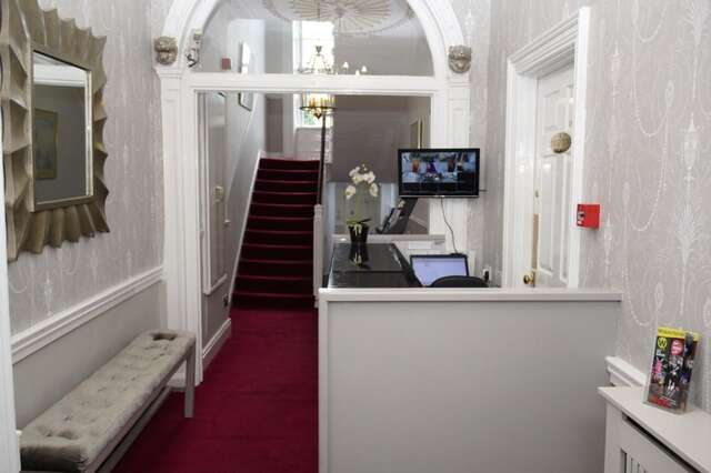 Гостевой дом Latchfords Townhouse Дублин-18